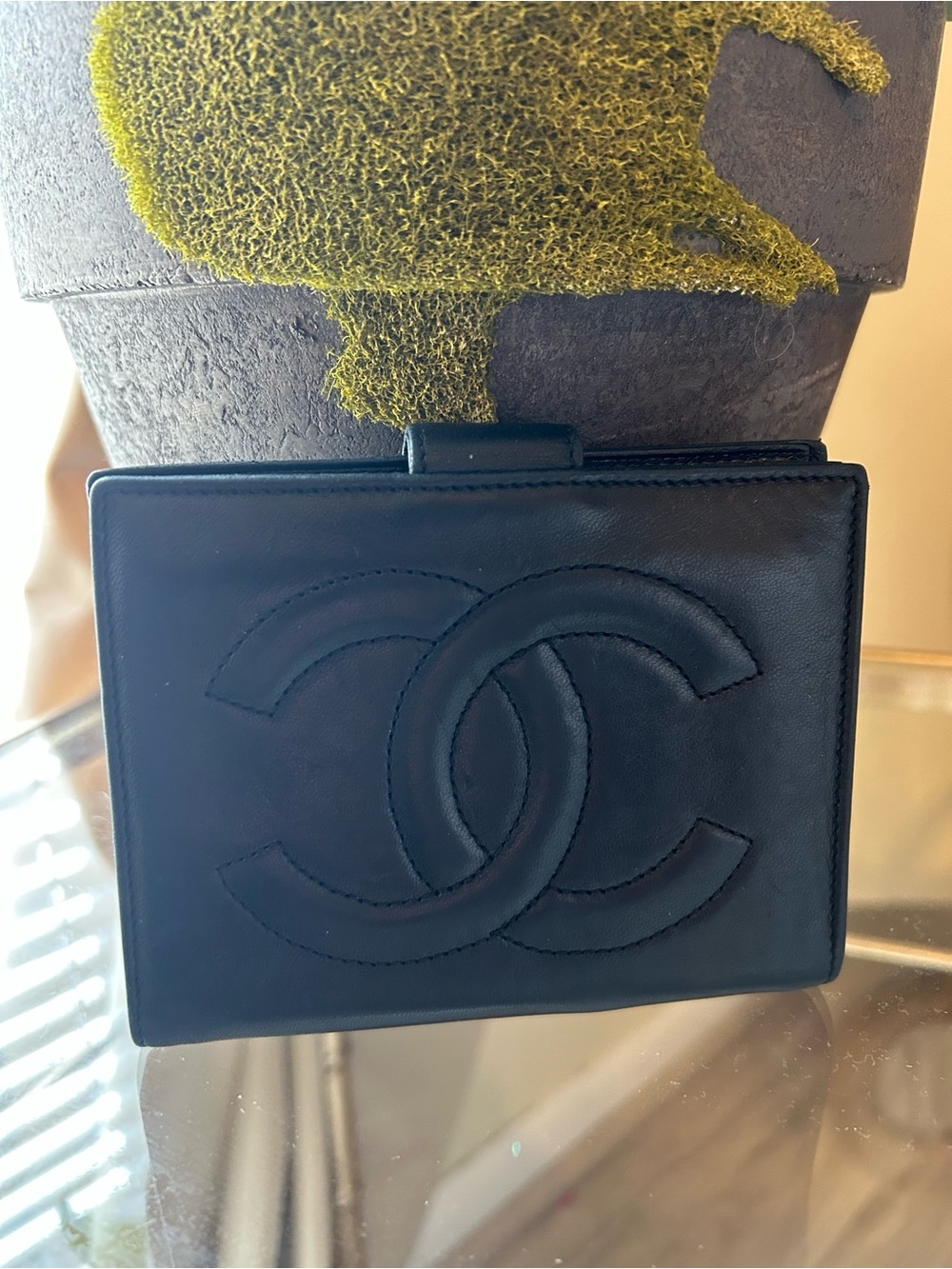 CHANEL KISS-LOCK Black Quilted CC wallet